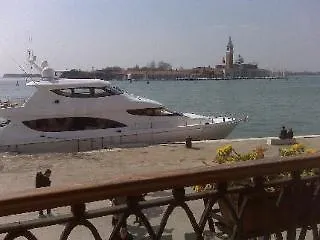 Bed and Breakfast Al Tramonto Dorato 2*