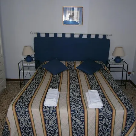 Couette-café Al Tramonto Dorato 2*
